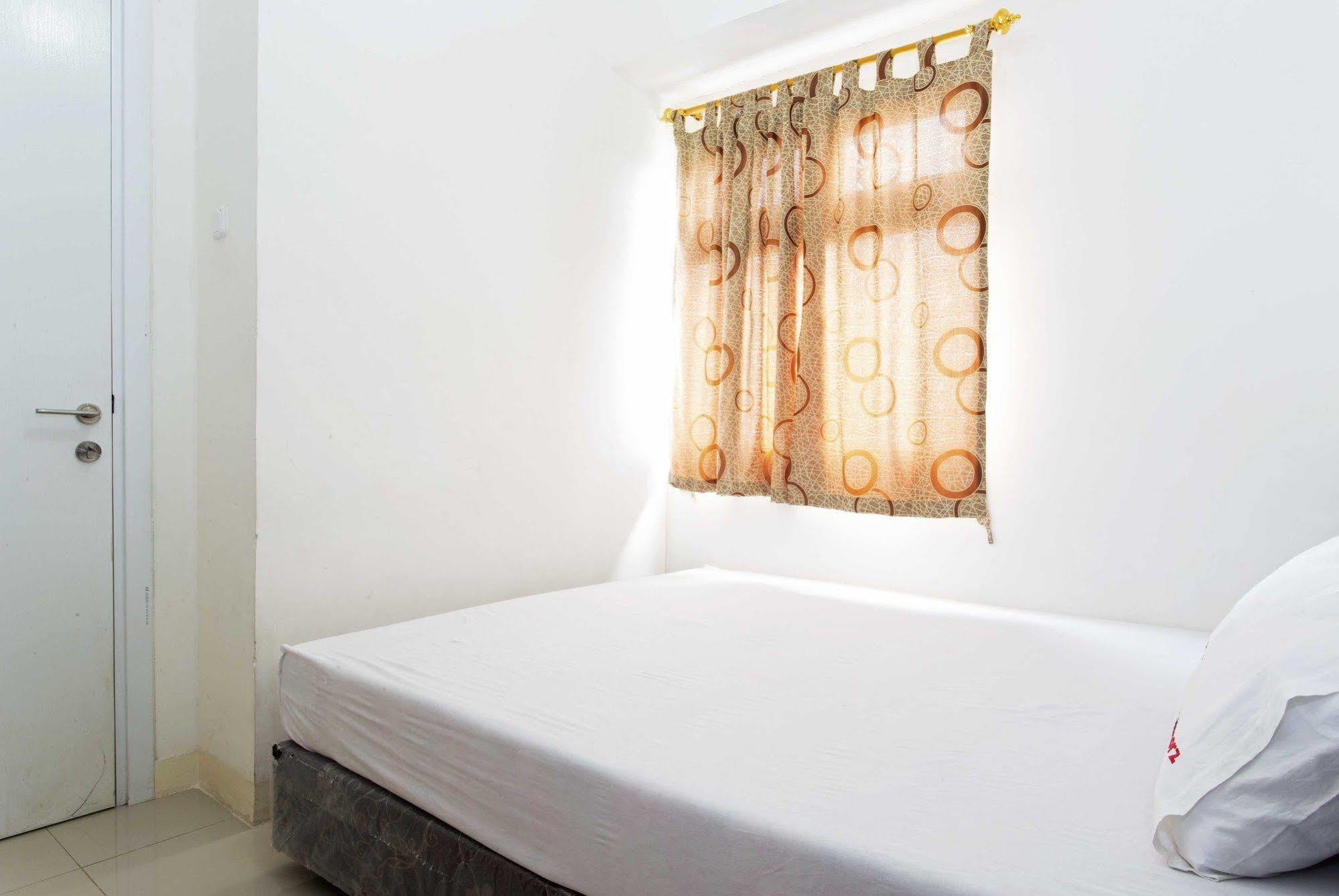 Reddoorz Apartment @ Green Pramuka Dżakarta Zewnętrze zdjęcie