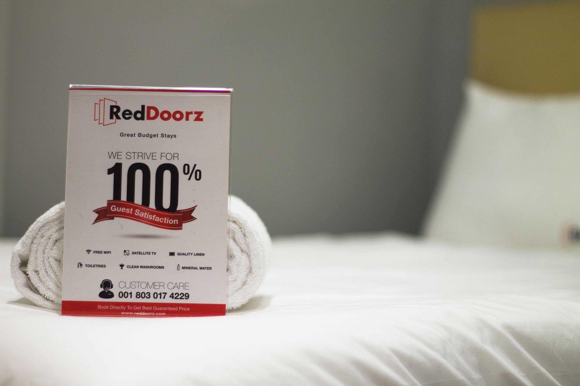 Reddoorz Apartment @ Green Pramuka Dżakarta Zewnętrze zdjęcie