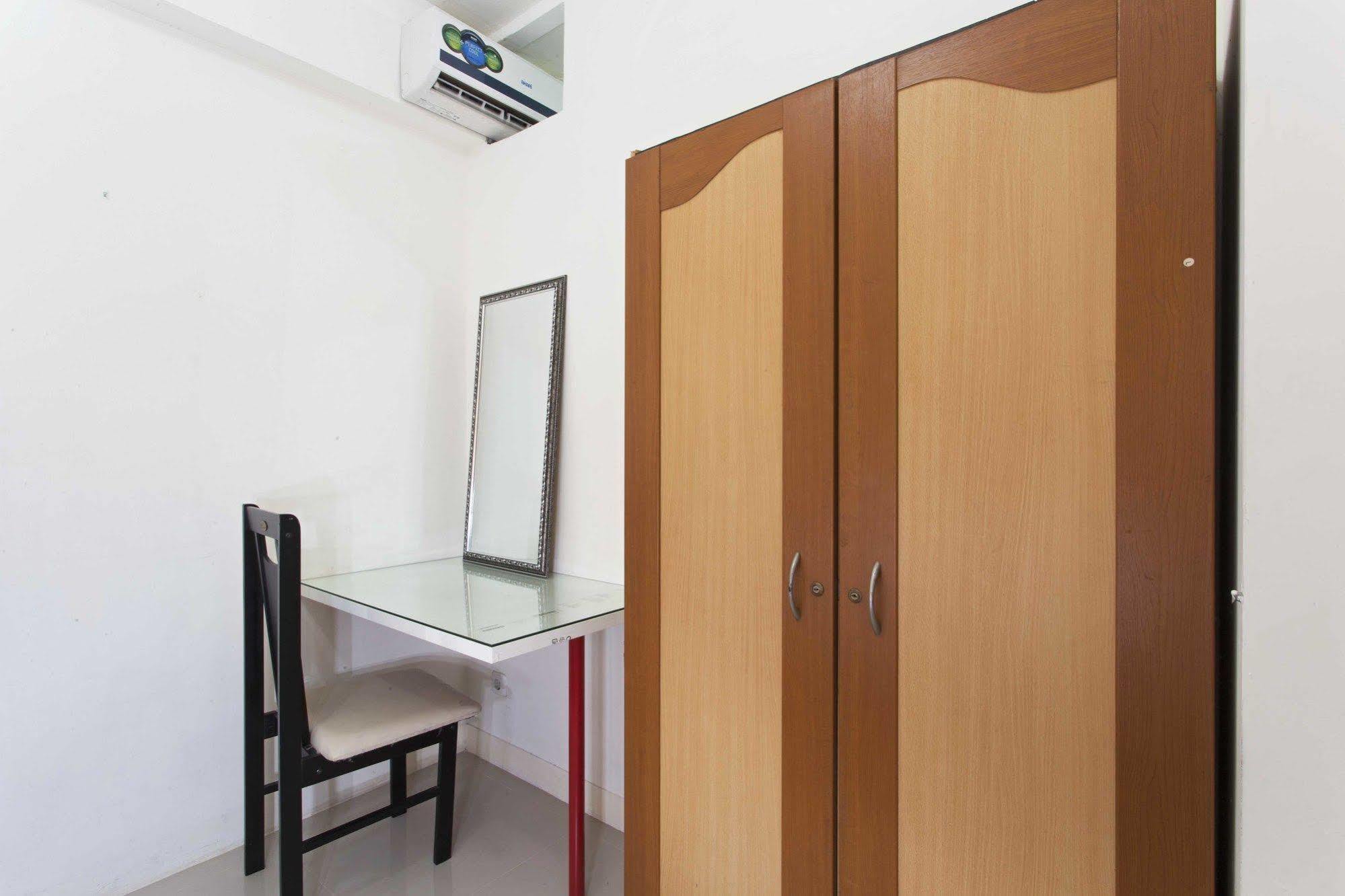 Reddoorz Apartment @ Green Pramuka Dżakarta Zewnętrze zdjęcie