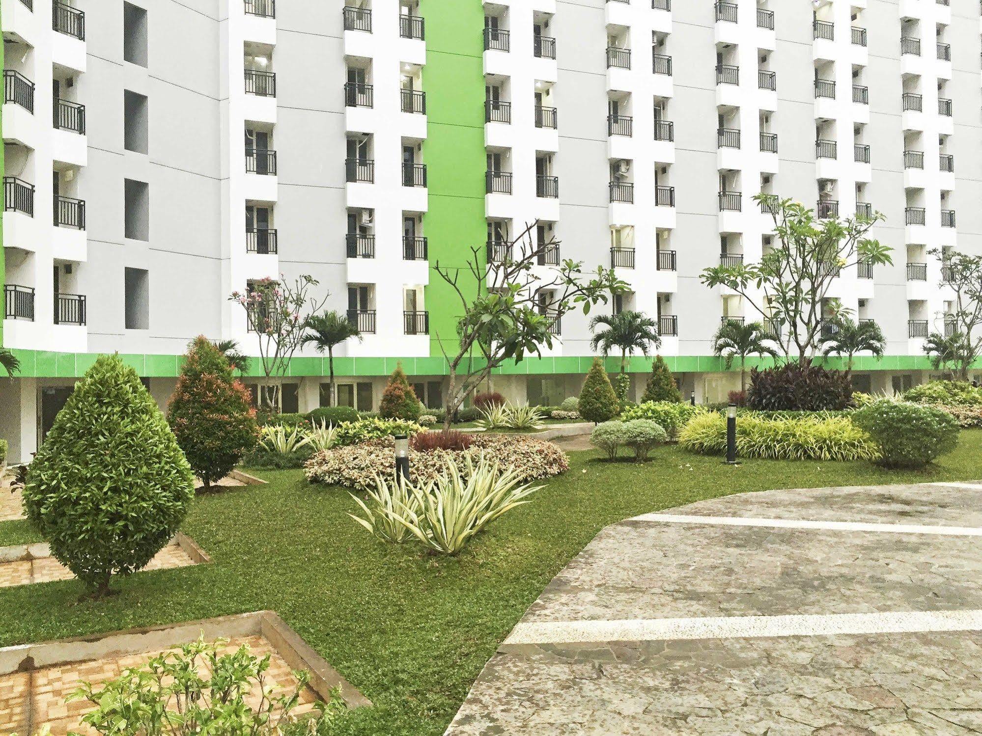 Reddoorz Apartment @ Green Pramuka Dżakarta Zewnętrze zdjęcie